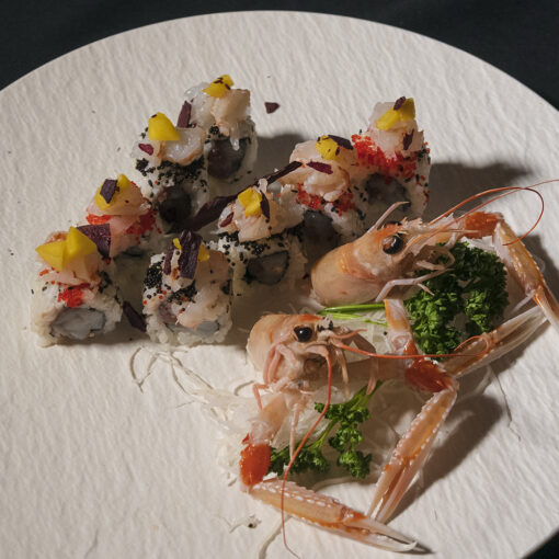 URAMAKI SCAMPI ROLL